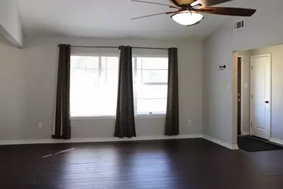 407 Tamarind Street, Lake Jackson, TX 77566 - Photo 9