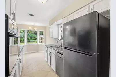 6046 W Airport Boulevard, Houston, TX 77035 - Photo 13