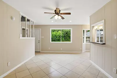 6046 W Airport Boulevard, Houston, TX 77035 - Photo 9