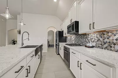 207 San Marcos Drive, Baytown, TX 77523 - Photo 15
