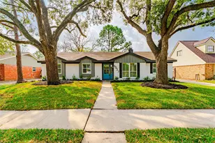 6027 Valkeith Dr, Houston, TX 77096 - Photo 1
