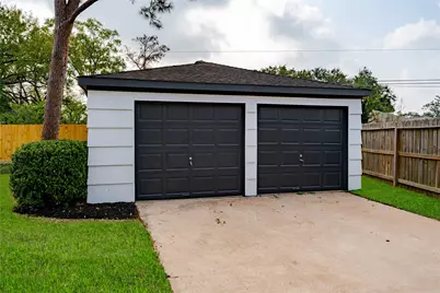 6027 Valkeith Drive, Houston, TX 77096 - Photo 31