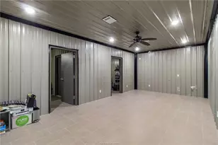 4558 Hicks Ln, Bryan, TX 77845 - Photo 43