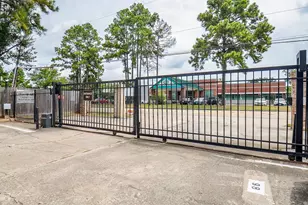 17401 Red Oak Dr, Houston, TX 77090 - Photo 23