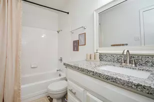 17401 Red Oak Dr, Houston, TX 77090 - Photo 9