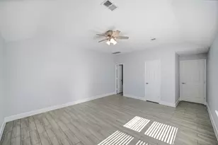 3116 Creek Bank Ln, Pearland, TX 77581 - Photo 17