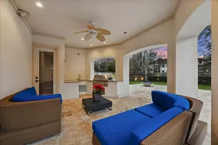 24 E Shady Ln, Houston, TX 77063 - Photo 43