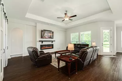527 Lakeland Circle, Rosharon, TX 77583 - Photo 3