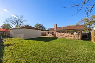 12403 Shannon Hills Dr, Houston, TX 77099 - Photo 27