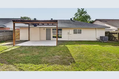 2402 Colonial Ridge Drive, Friendswood, TX 77546 - Photo 33