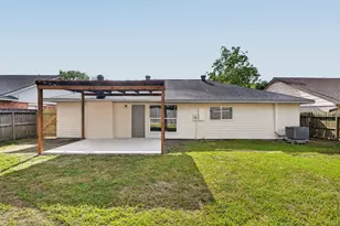 2402 Colonial Ridge Dr, Friendswood, TX 77546 - Photo 33