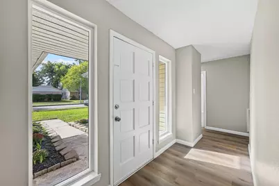 2402 Colonial Ridge Drive, Friendswood, TX 77546 - Photo 5