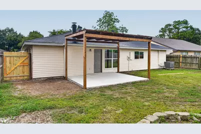 2402 Colonial Ridge Drive, Friendswood, TX 77546 - Photo 35