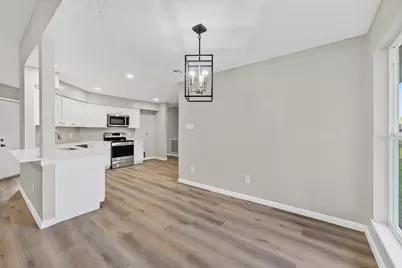 2402 Colonial Ridge Drive, Friendswood, TX 77546 - Photo 11