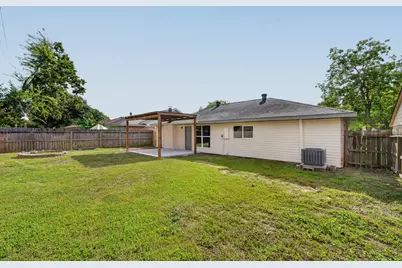 2402 Colonial Ridge Drive, Friendswood, TX 77546 - Photo 31