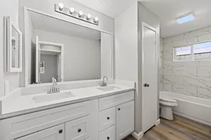 2402 Colonial Ridge Dr, Friendswood, TX 77546 - Photo 27