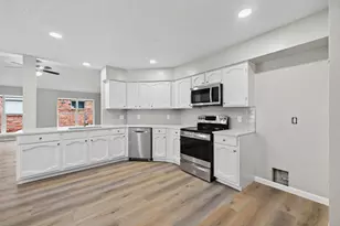 2402 Colonial Ridge Dr, Friendswood, TX 77546 - Photo 13
