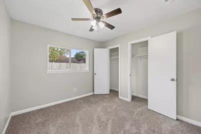 2402 Colonial Ridge Drive, Friendswood, TX 77546 - Photo 25