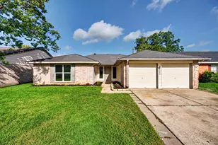 2402 Colonial Ridge Dr, Friendswood, TX 77546 - Photo 1