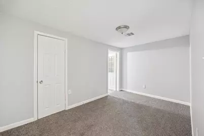710 E Magnolia Street, Angleton, TX 77515 - Photo 5