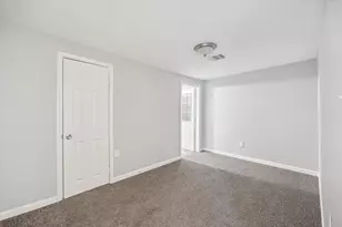 710 E Magnolia St, Angleton, TX 77515 - Photo 5