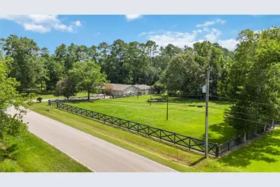 20420 Plaza Circle, Crosby, TX 77532 - Photo 3