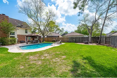 1407 W Castlewood Avenue, Friendswood, TX 77546 - Photo 41