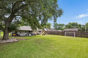 800 Midas Ln, Alvin, TX 77511 - Photo 13
