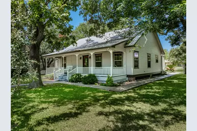 109 W Market Street, Fayetteville, TX 78940 - Photo 1