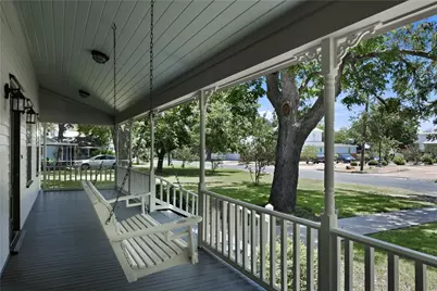 109 W Market Street, Fayetteville, TX 78940 - Photo 5