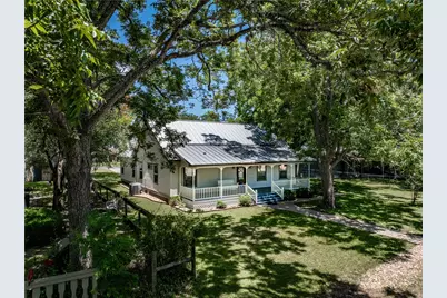 109 W Market Street, Fayetteville, TX 78940 - Photo 3