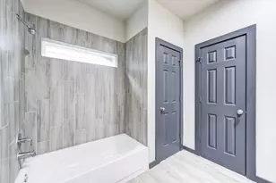 8103 Glass St, Houston, TX 77016 - Photo 13