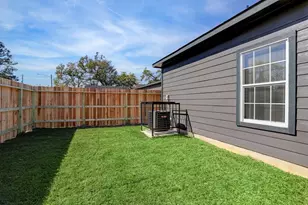 8103 Glass St, Houston, TX 77016 - Photo 13