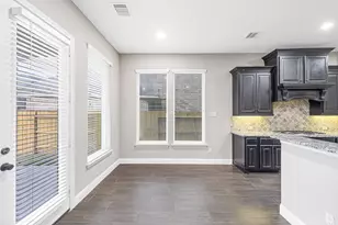 6718 Miller Shadow Ln, Sugar Land, TX 77479 - Photo 11