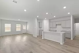 529 Shoreview Dr, Willis, TX 77303 - Photo 3