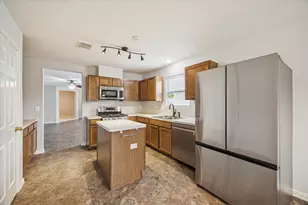 6818 Shallow River Ct, Spring, TX 77379 - Photo 9