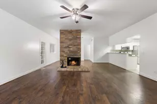 10 Rockridge Ct, The Woodlands, TX 77381 - Photo 9