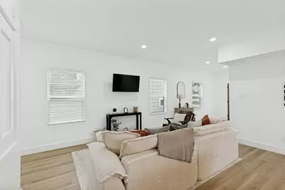 801 E 32nd 1/2 Street #A, Houston, TX 77022 - Photo 7
