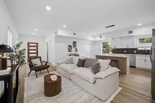 801 E 32nd 1/2 St, Houston, TX 77022 - Photo 11