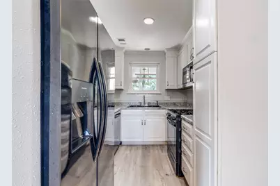 6310 Silver Chalice Drive, Houston, TX 77088 - Photo 7