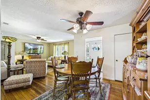 212 Elm St, Lake Jackson, TX 77566 - Photo 11