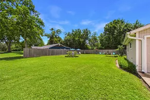 212 Elm St, Lake Jackson, TX 77566 - Photo 5