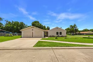 212 Elm St, Lake Jackson, TX 77566 - Photo 3