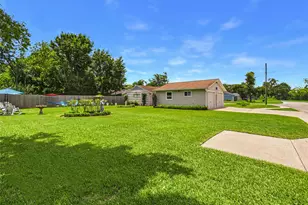 212 Elm St, Lake Jackson, TX 77566 - Photo 31
