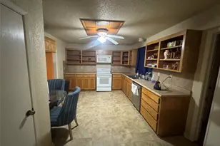 307 5th St, Sutherland Springs, TX 78161 - Photo 13