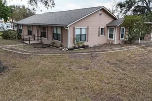 307 5th St, Sutherland Springs, TX 78161 - Photo 5