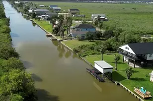 163 County Rd 299, Sargent, TX 77414 - Photo 3