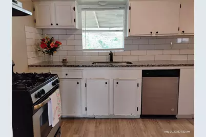 5954 Doolittle Boulevard, Houston, TX 77033 - Photo 17