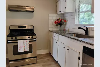 5954 Doolittle Boulevard, Houston, TX 77033 - Photo 19