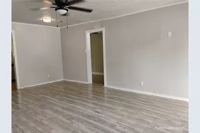 5954 Doolittle Boulevard, Houston, TX 77033 - Photo 5